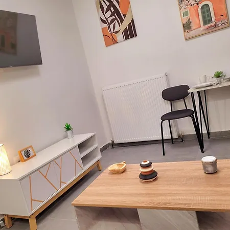 Urban Chic By Casa D'oro *