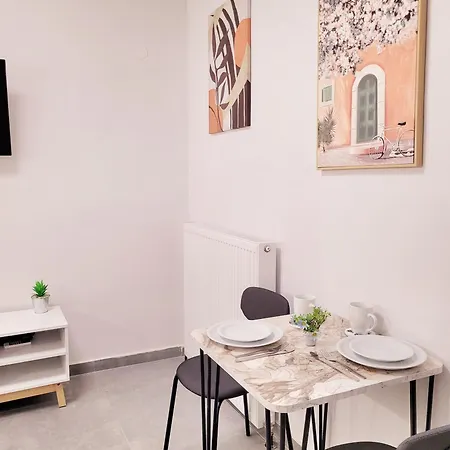 Urban Chic By Goldenland Apartament